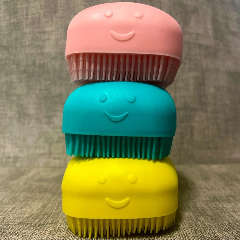 BathBrush Soft Silicone Dog Shampoo Brush Grooming Cleaning Brush Soft Dispenser